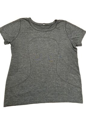 Lululemon Athletica Women's Short Sleeve Tee in Heather Gray
